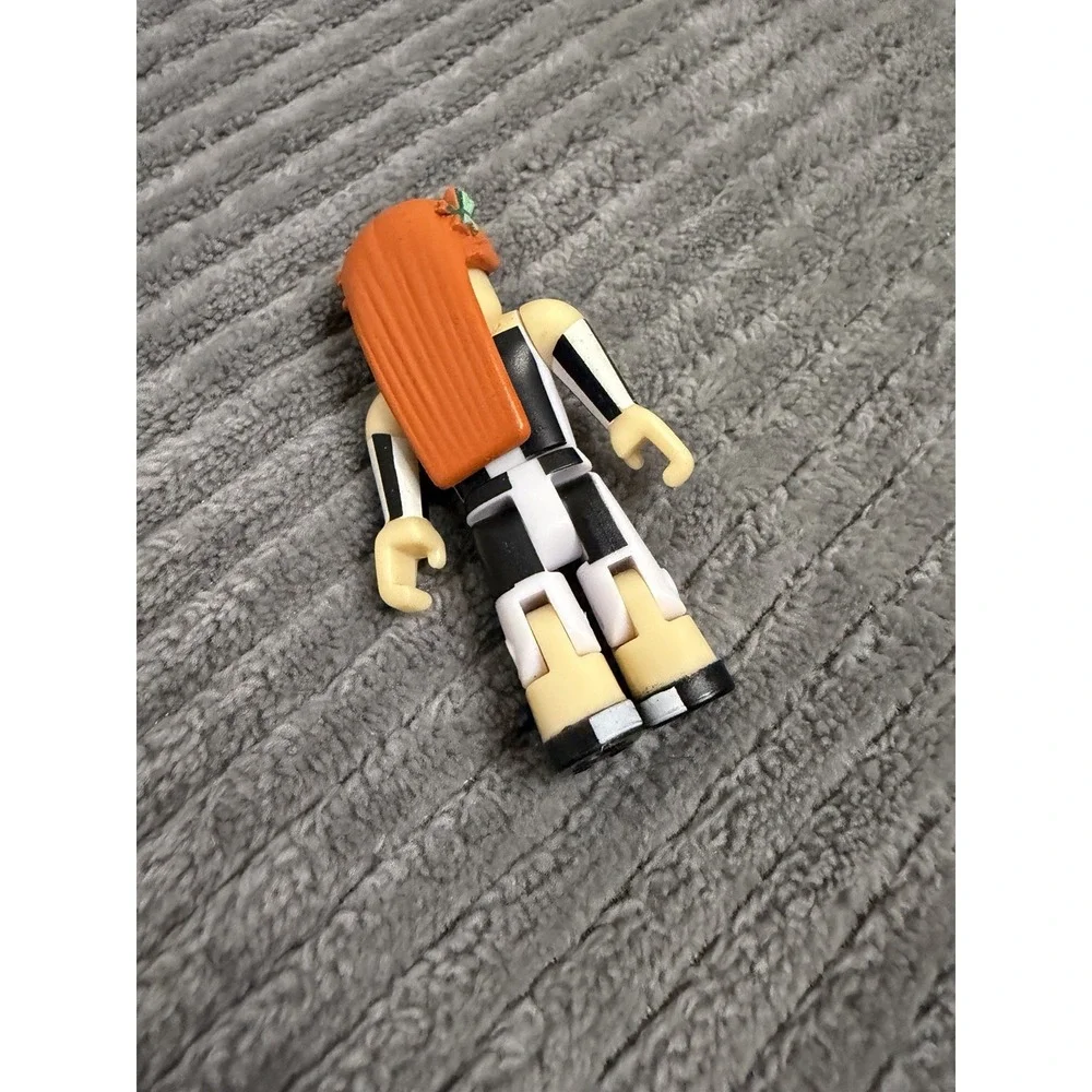 Roblox Celebrity Collection Series 1 Fuzzywooo Figure No Codes - Loose